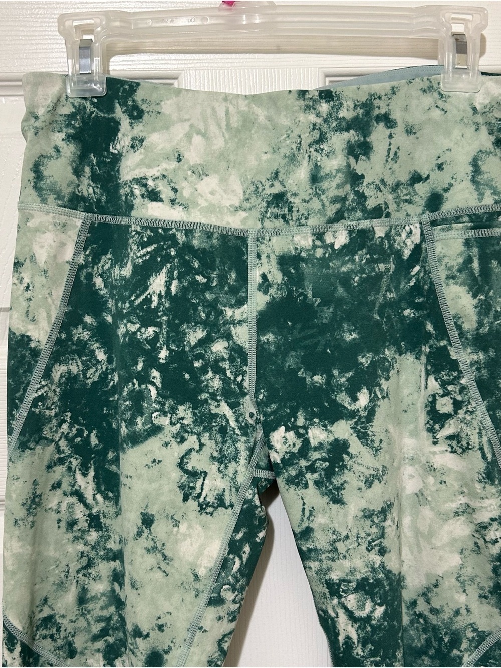 Sweaty Betty Leggings 7/8 Teal White Marble Print Workout Athletic Sz Med - Picture 2 of 8